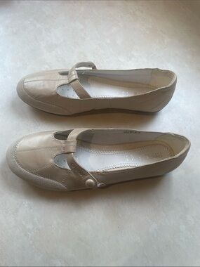 Geox Women's Light Beige Mary Jane Flats with Button Strap
